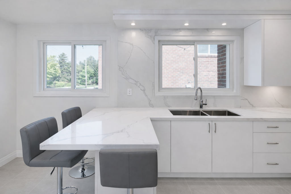 Peninsula Kitchen layout Peninsula Kitchen layout